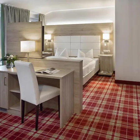 Hotel Wirtshaus&hotel Goldener Greif 3*