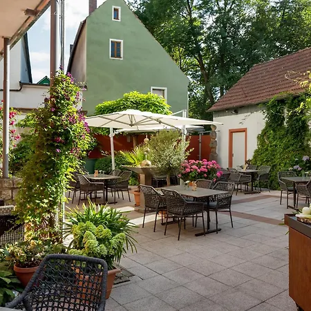 Wirtshaus & Goldener Greif 3*
