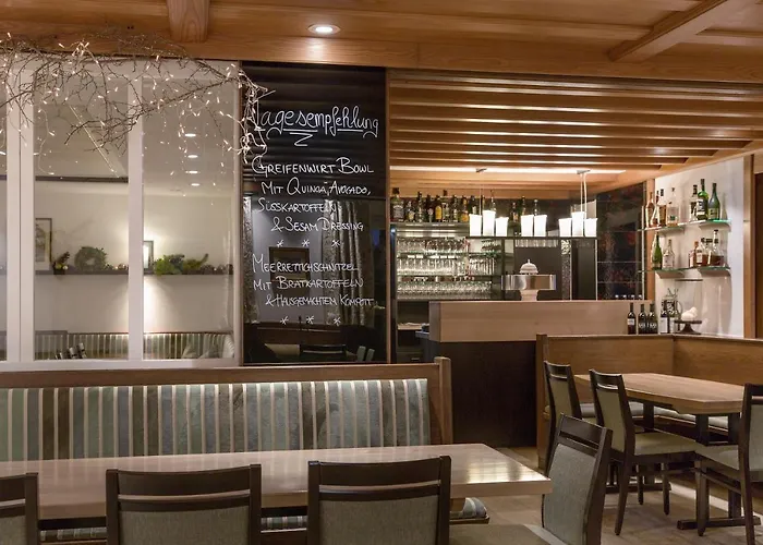 Wirtshaus & Goldener Greif 3*