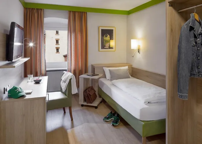 Wirtshaus & Goldener Greif 3* Edelsfeld