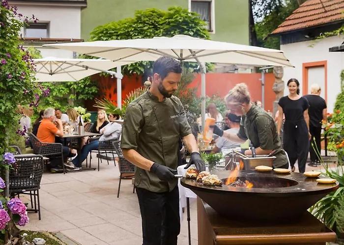 Wirtshaus & Goldener Greif Hotel Edelsfeld