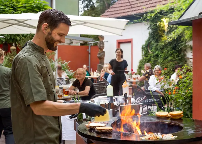 Hotel Wirtshaus & Goldener Greif 3*