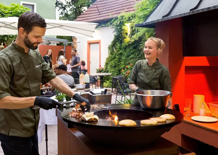 Hotel Wirtshaus & Goldener Greif 3*