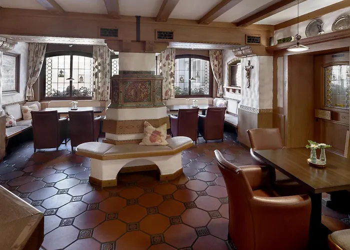 Wirtshaus & Goldener Greif Hotel Edelsfeld