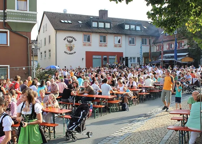 Hotel Wirtshaus & Goldener Greif Edelsfeld