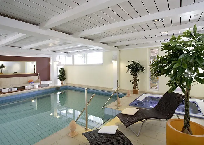Hotel Wirtshaus & Goldener Greif 3*
