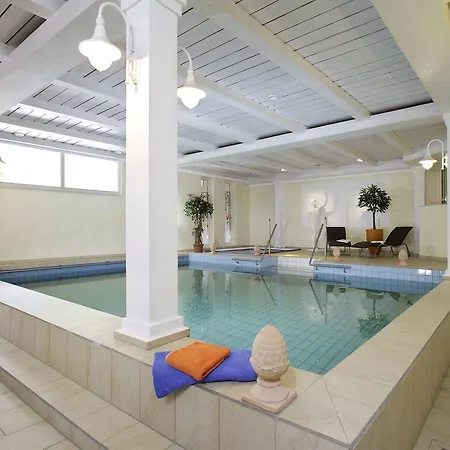 Hotel Wirtshaus & Goldener Greif 3*